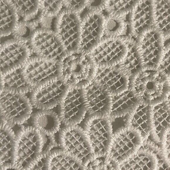 Crop Top Womens L White Sleeveless Lace Elegant Floral Design Forever 21 - Picture 2 of 12